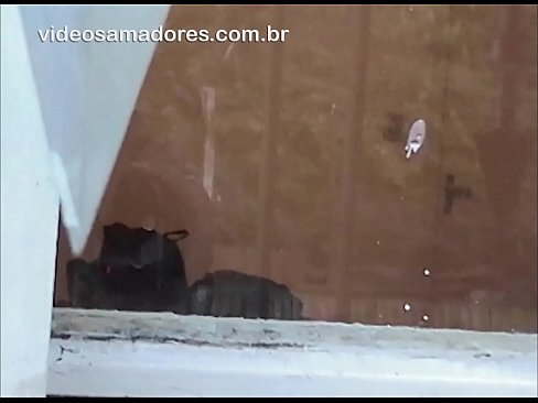 ❤️ Home cachondo mirando á súa moza con outro mozo, gravando un vídeo de carallo sen molestar á parella Vídeo de puta  a nós gl.javdoe.top
