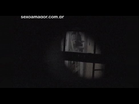 ❤️ Blondie é gravada en segredo por un voyeur do barrio escondido detrás de ladrillos ocos Vídeo de puta  a nós gl.javdoe.top